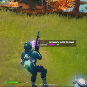 Rester en l'air avec une grenade à onde de choc dans Fortnite 