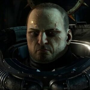 Le personnage de Leandros dans la série Space Marine est un Ultramarine emblématique, bien qu'il soit souvent perçu comme antipathique par les joueurs en raison de ses actions et de son attitude rigide. Introduit dans le premier Space Marine, il occupe une place centrale dans les événements qui ont marqué l'histoire de son escouade et du Capitaine Titus. Mais quel rôle joue-t-il dans Space Marine 2 ? Cet article explore son évolution et son impact sur la trame narrative de ces jeux. Quel est le rôle de Leandros dans le premier Space Marine ? Dans le premier jeu Space Marine, Leandros est présenté comme une nouvelle recrue, intégrée à l'escouade du Capitaine Titus. Tout au long de l'aventure, il se distingue par son adhésion stricte au Codex Astartes, une attitude qui révèle une inflexibilité mentale extrême, même pour un Ultramarine. Au début, il admire le Capitaine Titus pour ses compétences au combat et son leadership, mais cet enthousiasme se dégrade au fur et à mesure que les événements de l'invasion des Orks sur le Monde Forge de Graia se déroulent. Un tournant majeur survient lorsque Leandros observe l'étrange résistance de Titus face au Chaos. Plutôt que de voir cela comme une bénédiction ou une force, il l'interprète comme un signe de trahison potentielle. Il en vient à accuser Titus d'être un traître, une accusation que le chapitre Ultramarine rejette initialement, faute de preuves tangibles. Pourquoi Leandros dénonce-t-il Titus à l'Inquisition ? Après la défaite de Nemeroth, le boss final de Space Marine, Leandros prend une décision qui change le cours des événements : il dénonce Titus à l'Inquisition, contournant les protocoles de son chapitre. Selon le Codex Astartes, Leandros aurait dû signaler ses soupçons à un Chapelain, qui aurait ensuite enquêté et pris les mesures appropriées. Cette décision de Leandros est perçue comme une violation de la chaîne de commandement, mais elle conduit néanmoins à l'arrestation de Titus par l'Inquisition. L'Inquisition, connue pour sa rigueur et sa méfiance, préfère punir par excès de précaution plutôt que de risquer de laisser un coupable échapper. Même si les accusations de Leandros étaient faiblement étayées, elles suffisent à compromettre le Capitaine Titus, qui lui reproche d'avoir échoué en tant que Space Marine. Comment Leandros évolue-t-il dans Space Marine 2 ? L’histoire de Space Marine 2 se déroule un siècle après les événements du premier jeu. Durant cette période, le Capitaine Titus a été assigné à la Deathwatch, une punition déguisée sous la forme de missions périlleuses en tant que bouclier noir. Pendant ce temps, Leandros a progressé dans les rangs et est devenu un Chapelain, une position qui lui permet de surveiller de près les actions de Titus. Malgré les états de service irréprochables de Titus pendant son temps à la Deathwatch, Leandros reste méfiant et semble convaincu que Titus pourrait encore représenter une menace. Cette méfiance persistante laisse penser que Leandros incarne une vision plus stricte et paranoïaque des Space Marines, prêts à suspecter même les plus loyaux serviteurs de l’Empereur. Qu'est-ce que l'avenir réserve à Leandros dans Space Marine 2 ? À la fin de Space Marine 2, de nombreux joueurs se demandent ce qu'il adviendra de Leandros. En tant que Chapelain, il joue un rôle central dans le maintien de la discipline et de la pureté morale des Ultramarines. Cependant, son attitude rigide et son rôle dans la chute de Titus le rendent impopulaire auprès des fans. Beaucoup espèrent que le Maître de Chapitre ou même Roboute Guilliman interviendront pour rétablir la justice. Le destin de Leandros pourrait être déterminé par ses actions futures, soit en continuant à être une figure de défiance, soit en trouvant une forme de rédemption, bien que beaucoup pensent qu’il pourrait rencontrer une fin tragique. Que représente Leandros dans l'univers de Space Marine ? Le personnage de Leandros illustre une des facettes les plus sombres de l'Imperium et des Space Marines : une combinaison d'inflexibilité absolue et de paranoïa exacerbée. Sa rigidité face au Codex Astartes, son incapacité à voir au-delà des règles et son manque de confiance envers son propre capitaine symbolisent la nature impitoyable et souvent déshumanisante de l’Imperium. Pour certains, Leandros est un rappel des failles internes des Space Marines, tandis que pour d’autres, il représente simplement un antagoniste dans l'histoire personnelle de Titus. En conclusion, Leandros dans Space Marine 2 incarne la rigueur et la méfiance exacerbée des Space Marines. Son rôle, bien que controversé, contribue à enrichir la trame narrative et à poser des questions sur la loyauté, la justice et l'inflexibilité dans un univers où la survie de l'Imperium passe parfois avant toute considération personnelle.