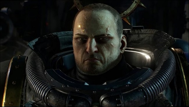 Le personnage de Leandros dans la série Space Marine est un Ultramarine emblématique, bien qu'il soit souvent perçu comme antipathique par les joueurs en raison de ses actions et de son attitude rigide. Introduit dans le premier Space Marine, il occupe une place centrale dans les événements qui ont marqué l'histoire de son escouade et du Capitaine Titus. Mais quel rôle joue-t-il dans Space Marine 2 ? Cet article explore son évolution et son impact sur la trame narrative de ces jeux. Quel est le rôle de Leandros dans le premier Space Marine ? Dans le premier jeu Space Marine, Leandros est présenté comme une nouvelle recrue, intégrée à l'escouade du Capitaine Titus. Tout au long de l'aventure, il se distingue par son adhésion stricte au Codex Astartes, une attitude qui révèle une inflexibilité mentale extrême, même pour un Ultramarine. Au début, il admire le Capitaine Titus pour ses compétences au combat et son leadership, mais cet enthousiasme se dégrade au fur et à mesure que les événements de l'invasion des Orks sur le Monde Forge de Graia se déroulent. Un tournant majeur survient lorsque Leandros observe l'étrange résistance de Titus face au Chaos. Plutôt que de voir cela comme une bénédiction ou une force, il l'interprète comme un signe de trahison potentielle. Il en vient à accuser Titus d'être un traître, une accusation que le chapitre Ultramarine rejette initialement, faute de preuves tangibles. Pourquoi Leandros dénonce-t-il Titus à l'Inquisition ? Après la défaite de Nemeroth, le boss final de Space Marine, Leandros prend une décision qui change le cours des événements : il dénonce Titus à l'Inquisition, contournant les protocoles de son chapitre. Selon le Codex Astartes, Leandros aurait dû signaler ses soupçons à un Chapelain, qui aurait ensuite enquêté et pris les mesures appropriées. Cette décision de Leandros est perçue comme une violation de la chaîne de commandement, mais elle conduit néanmoins à l'arrestation de Titus par l'Inquisition. L'Inquisition, connue pour sa rigueur et sa méfiance, préfère punir par excès de précaution plutôt que de risquer de laisser un coupable échapper. Même si les accusations de Leandros étaient faiblement étayées, elles suffisent à compromettre le Capitaine Titus, qui lui reproche d'avoir échoué en tant que Space Marine. Comment Leandros évolue-t-il dans Space Marine 2 ? L’histoire de Space Marine 2 se déroule un siècle après les événements du premier jeu. Durant cette période, le Capitaine Titus a été assigné à la Deathwatch, une punition déguisée sous la forme de missions périlleuses en tant que bouclier noir. Pendant ce temps, Leandros a progressé dans les rangs et est devenu un Chapelain, une position qui lui permet de surveiller de près les actions de Titus. Malgré les états de service irréprochables de Titus pendant son temps à la Deathwatch, Leandros reste méfiant et semble convaincu que Titus pourrait encore représenter une menace. Cette méfiance persistante laisse penser que Leandros incarne une vision plus stricte et paranoïaque des Space Marines, prêts à suspecter même les plus loyaux serviteurs de l’Empereur. Qu'est-ce que l'avenir réserve à Leandros dans Space Marine 2 ? À la fin de Space Marine 2, de nombreux joueurs se demandent ce qu'il adviendra de Leandros. En tant que Chapelain, il joue un rôle central dans le maintien de la discipline et de la pureté morale des Ultramarines. Cependant, son attitude rigide et son rôle dans la chute de Titus le rendent impopulaire auprès des fans. Beaucoup espèrent que le Maître de Chapitre ou même Roboute Guilliman interviendront pour rétablir la justice. Le destin de Leandros pourrait être déterminé par ses actions futures, soit en continuant à être une figure de défiance, soit en trouvant une forme de rédemption, bien que beaucoup pensent qu’il pourrait rencontrer une fin tragique. Que représente Leandros dans l'univers de Space Marine ? Le personnage de Leandros illustre une des facettes les plus sombres de l'Imperium et des Space Marines : une combinaison d'inflexibilité absolue et de paranoïa exacerbée. Sa rigidité face au Codex Astartes, son incapacité à voir au-delà des règles et son manque de confiance envers son propre capitaine symbolisent la nature impitoyable et souvent déshumanisante de l’Imperium. Pour certains, Leandros est un rappel des failles internes des Space Marines, tandis que pour d’autres, il représente simplement un antagoniste dans l'histoire personnelle de Titus. En conclusion, Leandros dans Space Marine 2 incarne la rigueur et la méfiance exacerbée des Space Marines. Son rôle, bien que controversé, contribue à enrichir la trame narrative et à poser des questions sur la loyauté, la justice et l'inflexibilité dans un univers où la survie de l'Imperium passe parfois avant toute considération personnelle.